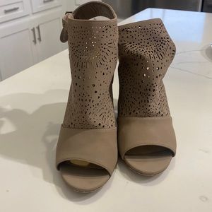 Women’s size 7.5 open toe heel